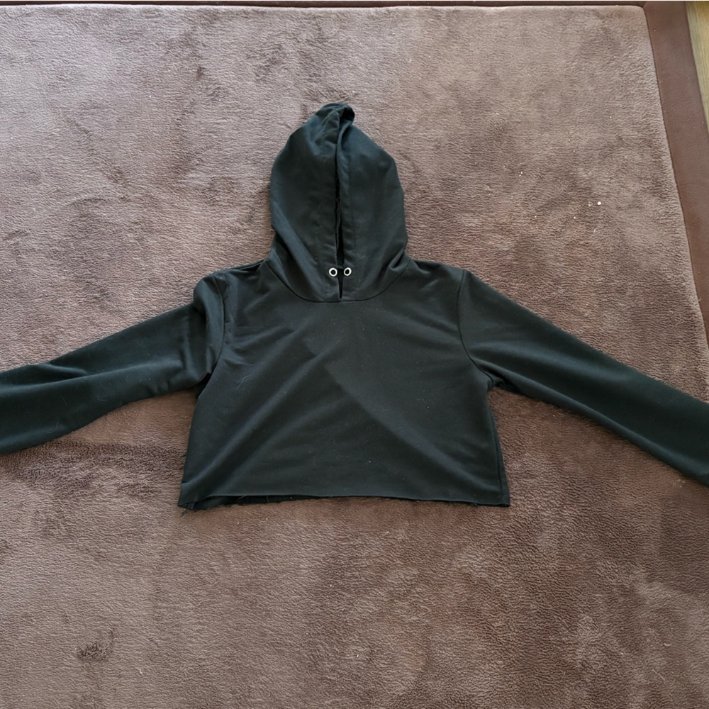 Chic Black Cropped Hoodie